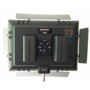 YongNuo YN900 осветитель светодиодный 5500K