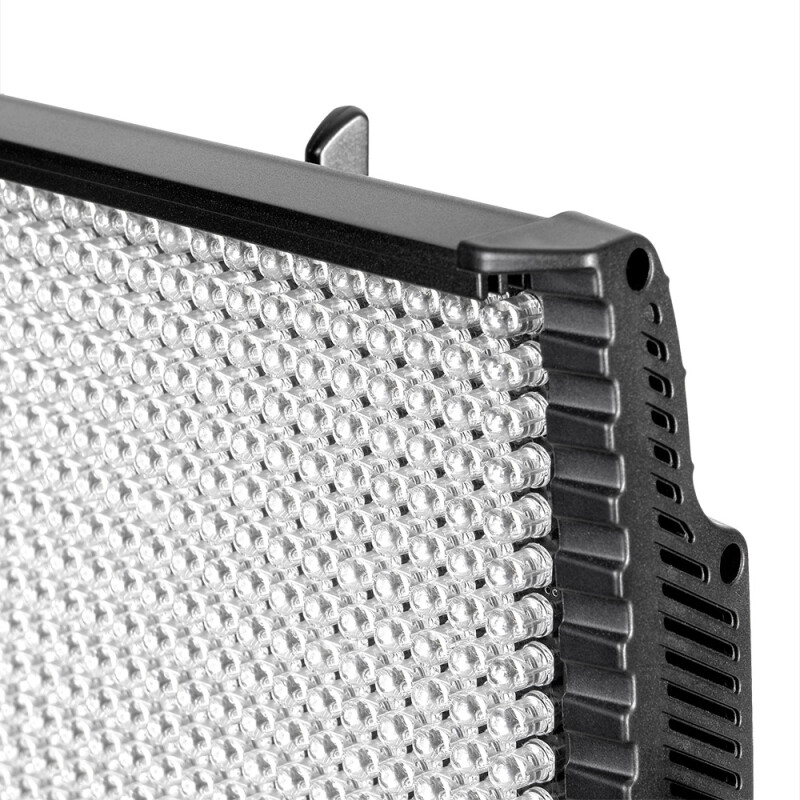 Falcon Eyes FlatLight 900 LED осветитель светодиодный DMX