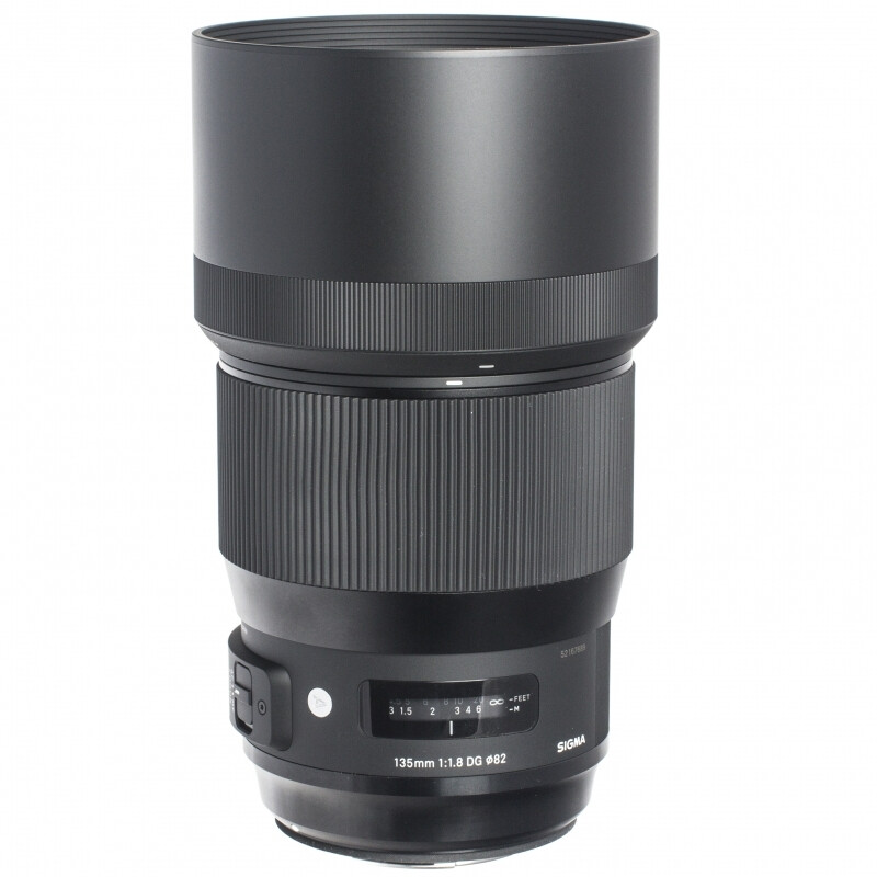 Sigma AF 135mm f/1.8 DG HSM Art SONY E объектив