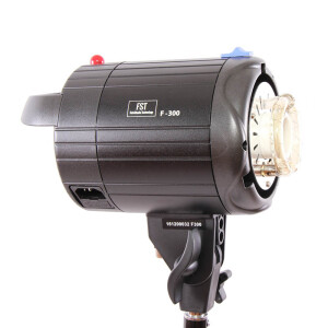 FST F-300 Novel Kit комплект импульсного света