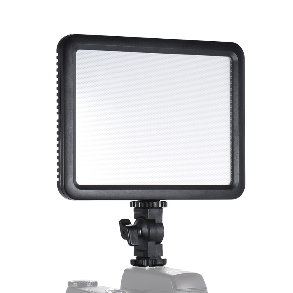 Godox LEDP120C осветитель светодиодный накамерный Godox LEDP120C осветитель светодиодный накамерный