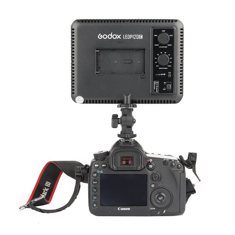 Godox LEDP120C осветитель светодиодный накамерный