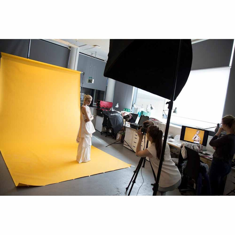 Colorama CO970 Buttercup бумажный фон 2.18x11 м цвет желтого лютика