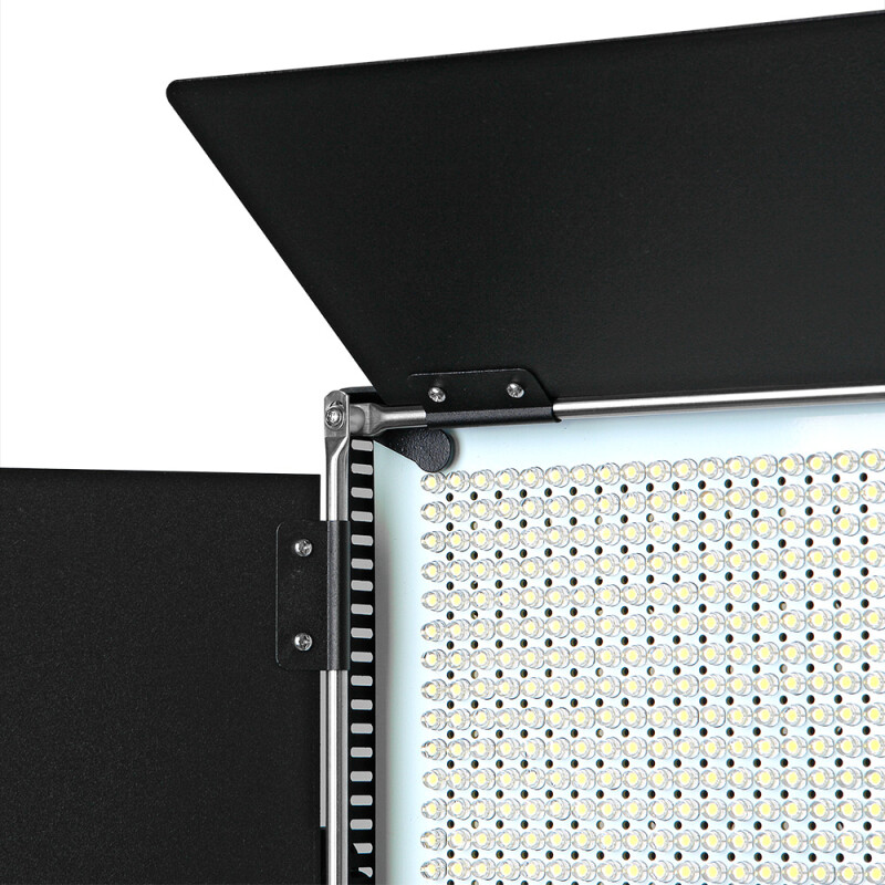 Falcon Eyes LE-900 LED осветитель студийный