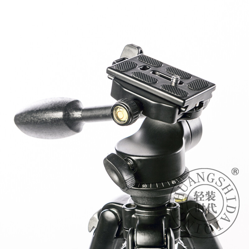 QZSD Q303 черный штатив 141 см с видеоголовой