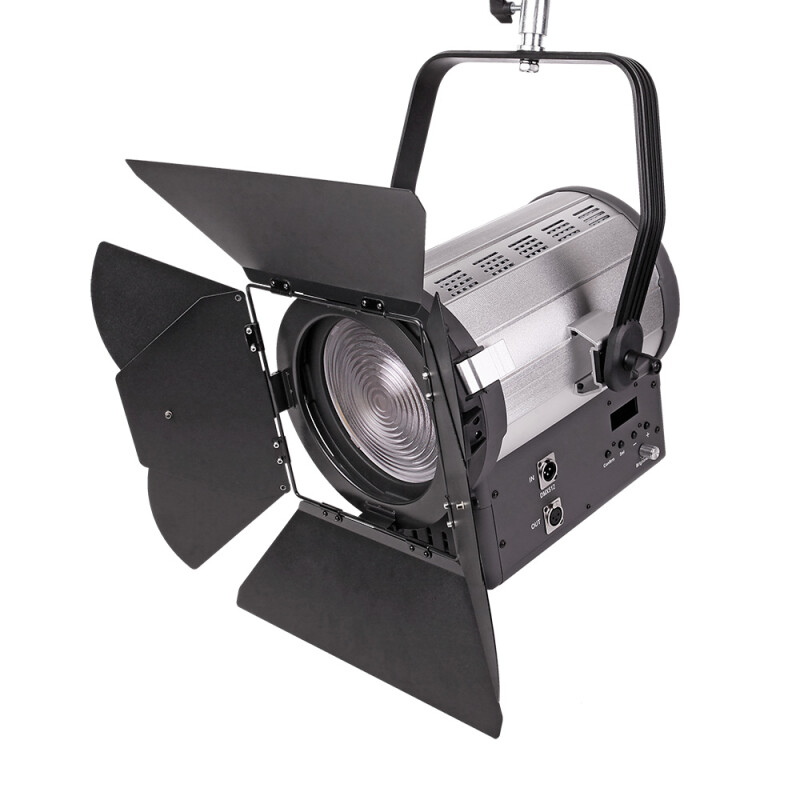 GreenBean Fresnel 300 LED X3 DMX светодиодный осветитель