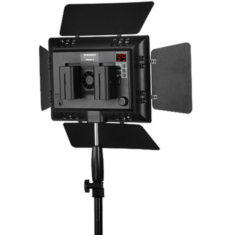 YongNuo YN600L II 3200-5500K светодиодный осветитель с изменяемой цветовой температурой.