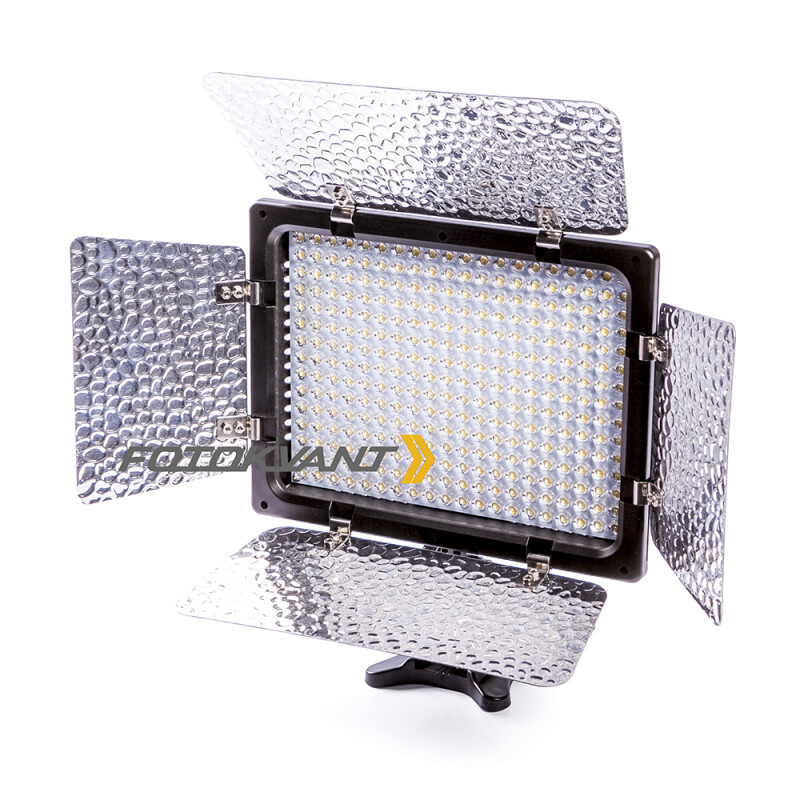 Fotokvant LED-300II PB светодиодная панель со шторками цветовая температура 3200-6000К