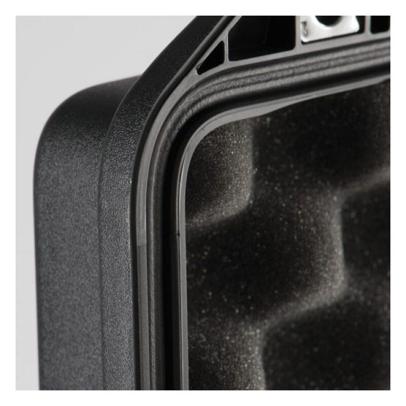 Peli 1535Air black ударопрочный кейс с разделителями системы TrekPak черный