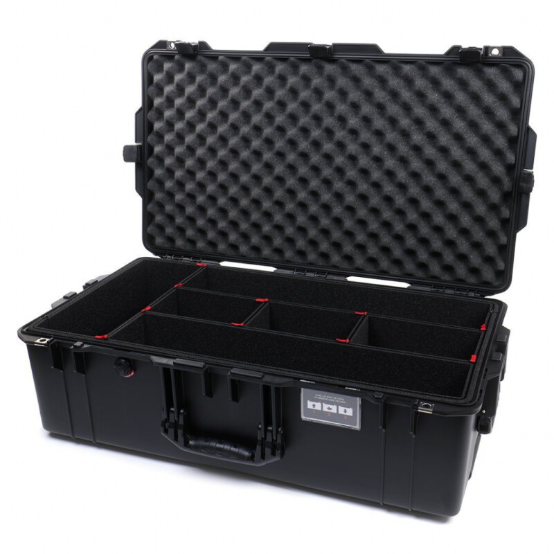 Peli 1615Air black ударопрочный кейс с  разделителями системы TrekPak черный
