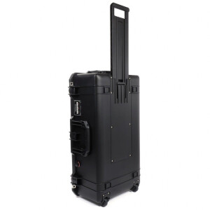 Peli 1615Air black ударопрочный кейс с поропластом черный