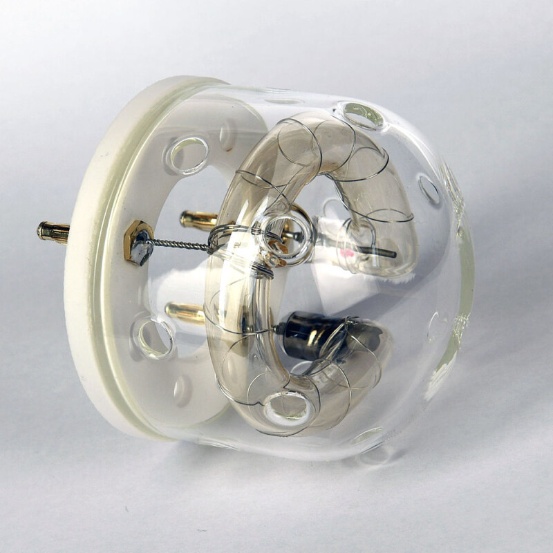 HENSEL 40101131 импульсная лампа с встроенным колпаком