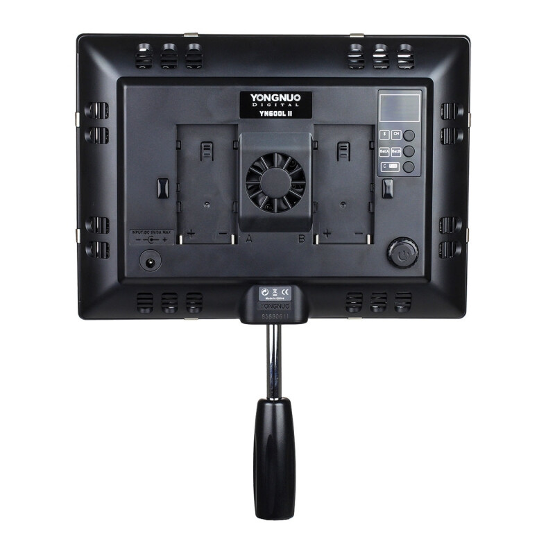 YongNuo YN600L II 5500K осветитель светодиодный