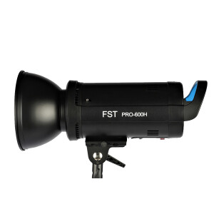 FST PRO-600H импульсный осветитель