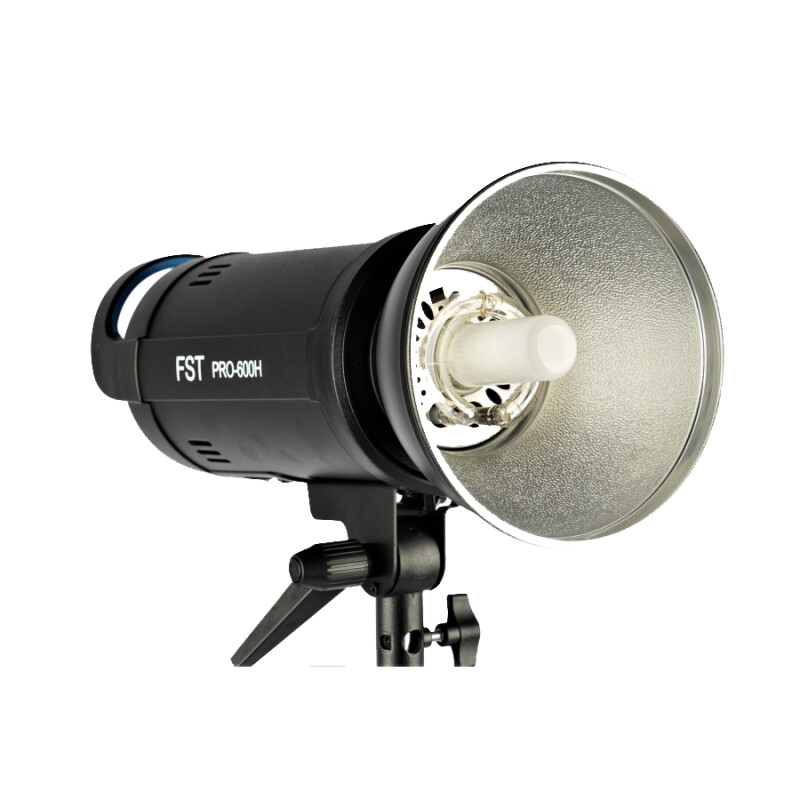 FST PRO-600H импульсный осветитель