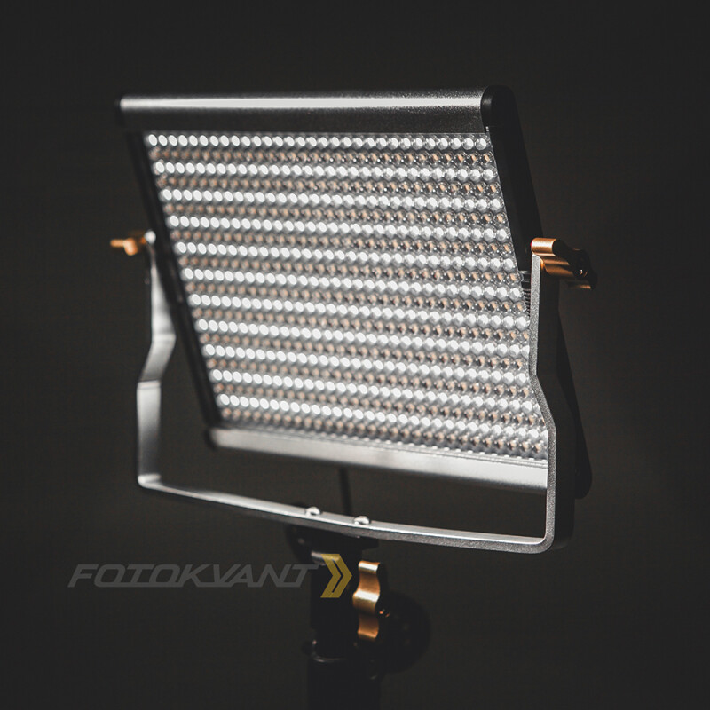 Fotokvant LED-660 PRO светодиодная панель 660 светодиодов 3200-5600 К.