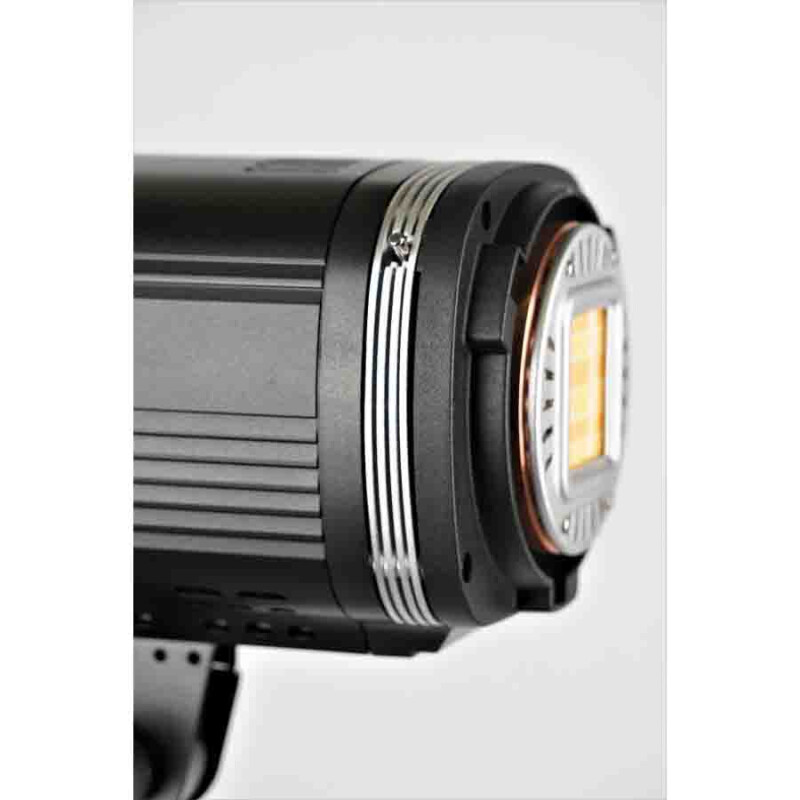 FST EF-150B PRO светодиодный осветитель