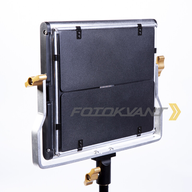 Fotokvant LED-660BD PRO светодиодная панель с шторками 660 светодиодов 3200-5600 К