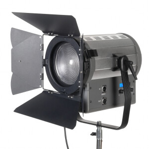 GreenBean Fresnel 300 LED X3 Bi-color DMX осветитель студийный