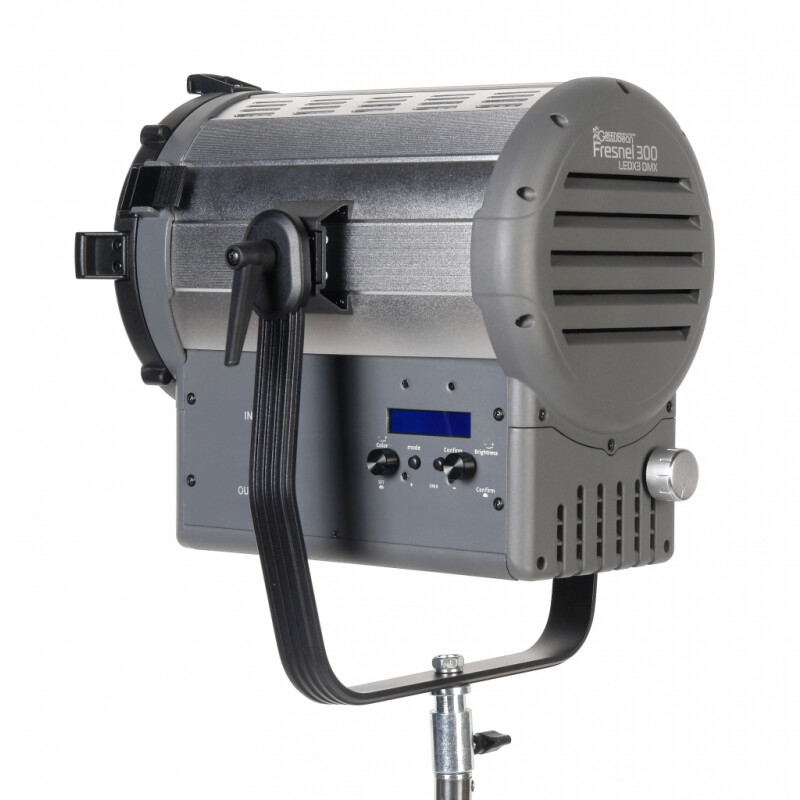 GreenBean Fresnel 300 LED X3 Bi-color DMX осветитель студийный