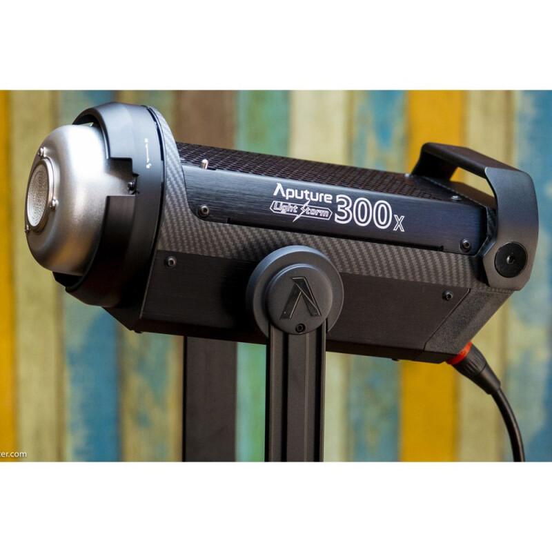 Aputure LS 300X V-mount осветитель