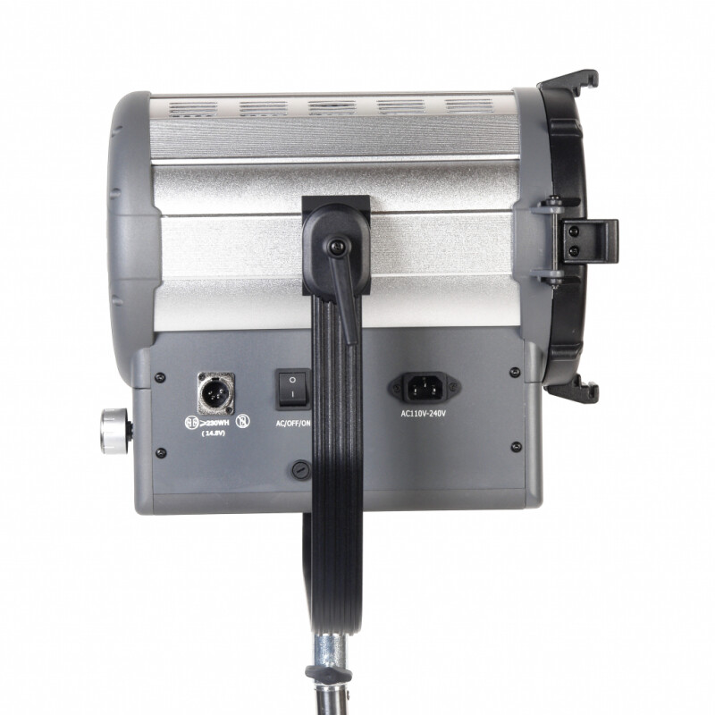 GreenBean Fresnel 200 LED X3 Bi-color DMX студийный осветитель