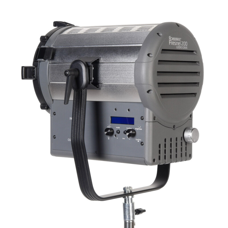 GreenBean Fresnel 200 LED X3 Bi-color DMX студийный осветитель