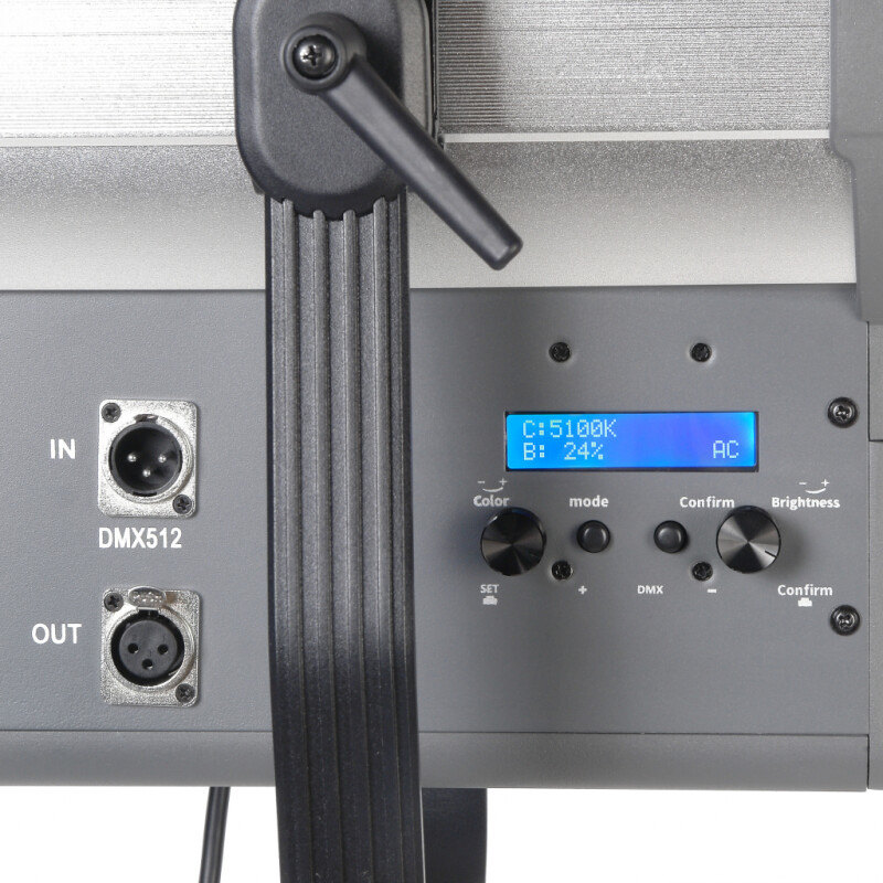 GreenBean Fresnel 200 LED X3 Bi-color DMX студийный осветитель