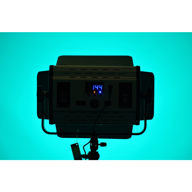 FST SFL-60RGB светодиодная панель