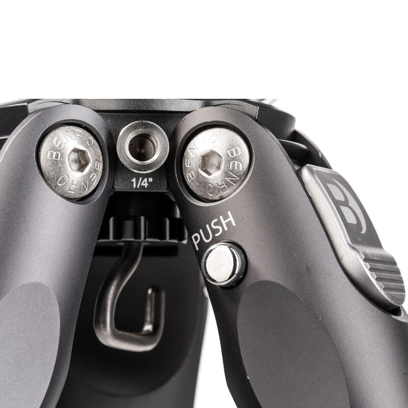 Benro TTOR24C Tortoise штатив карбоновый с цангами