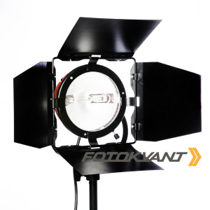 Fotokvant HL-800 RED студийный 800 Вт галогенный осветитель со шторками