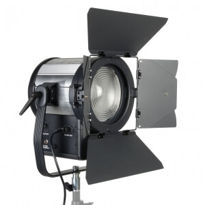 GreenBean Fresnel 200 RGB X3 DMX светодиодный осветитель