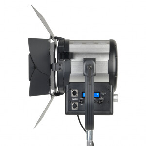 GreenBean Fresnel 200 RGB X3 DMX светодиодный осветитель