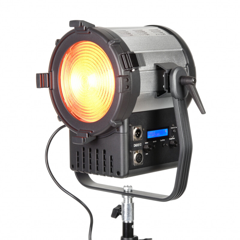 GreenBean Fresnel 200 RGB X3 DMX светодиодный осветитель