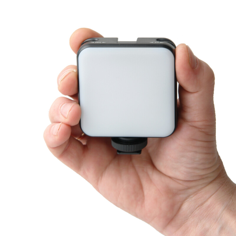 Falcon Eyes V-LED 64 RGB накамерный светодиодный осветитель