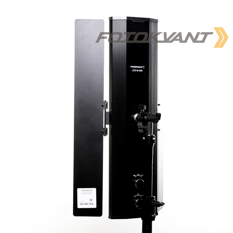 Fotokvant LED-100M BD светодиодная панель 100 Вт 3200-5600 К со шторками