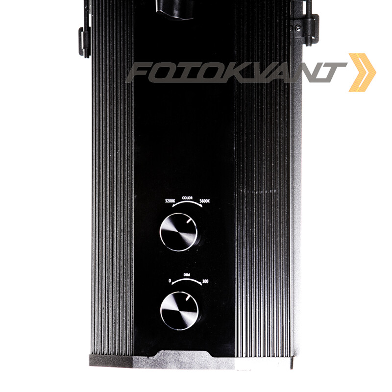 Fotokvant LED-100M BD светодиодная панель 100 Вт 3200-5600 К со шторками