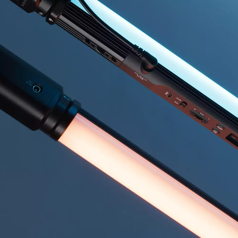 Aputure Amaran T2c осветитель