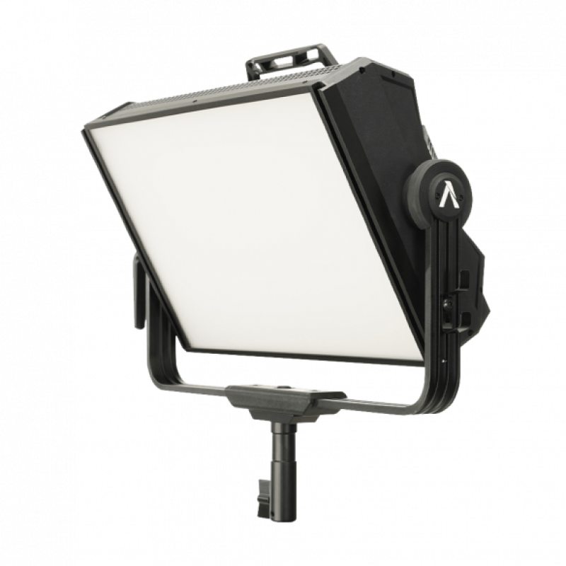 Aputure Nova P300c осветитель