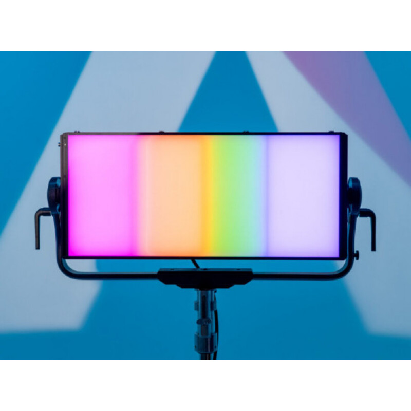 Aputure Nova P600C осветитель