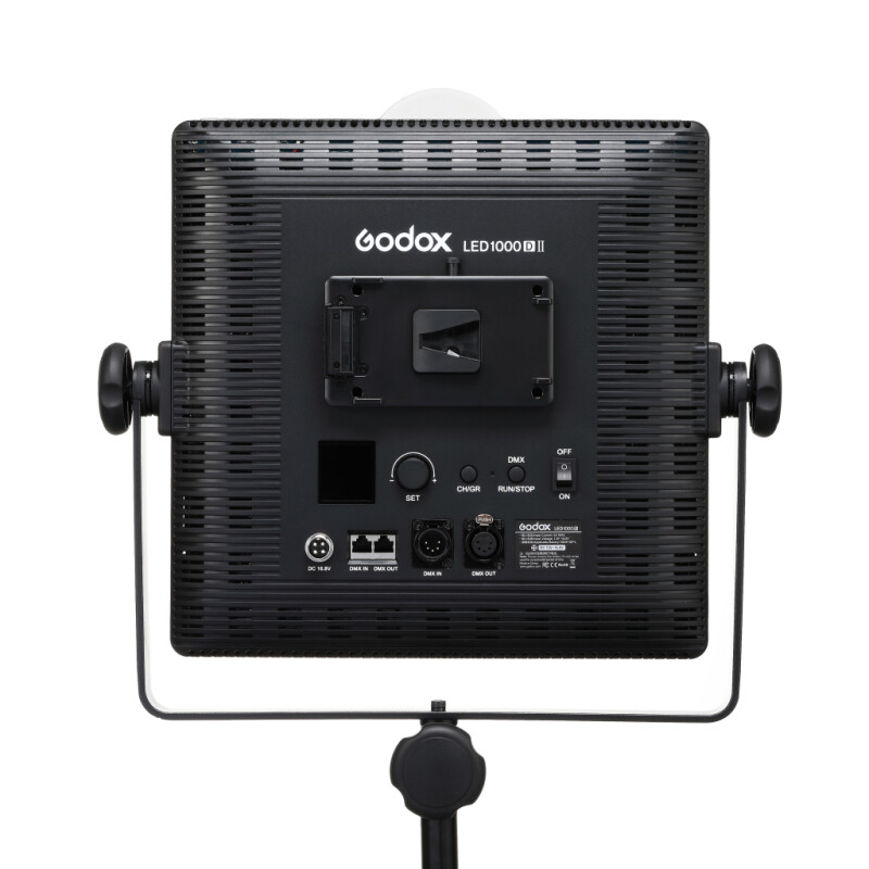 Godox LED1000D II студийный светодиодный осветитель (без пульта)