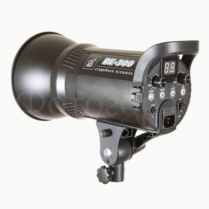 Grifon DE-200 студийная вспышка мощностью 200 Дж/снят с производства