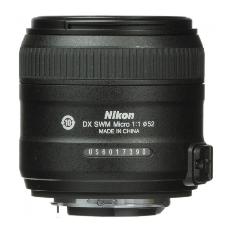 Nikon 40mm f/2.8G AF-S DX Micro Nikkor объектив