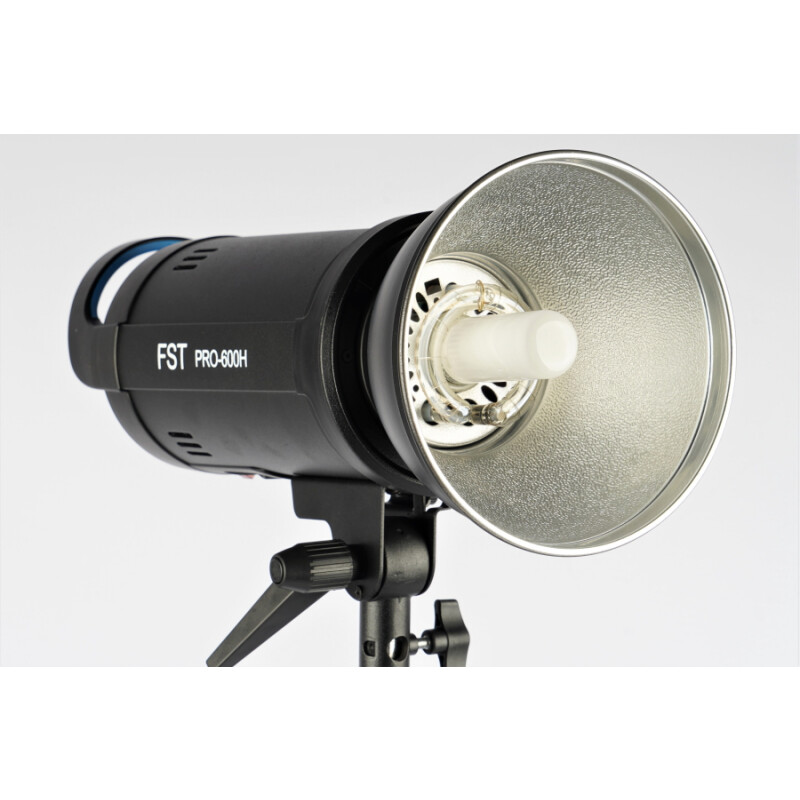 FST PRO-600H Softbox kit II комплект импульсного света