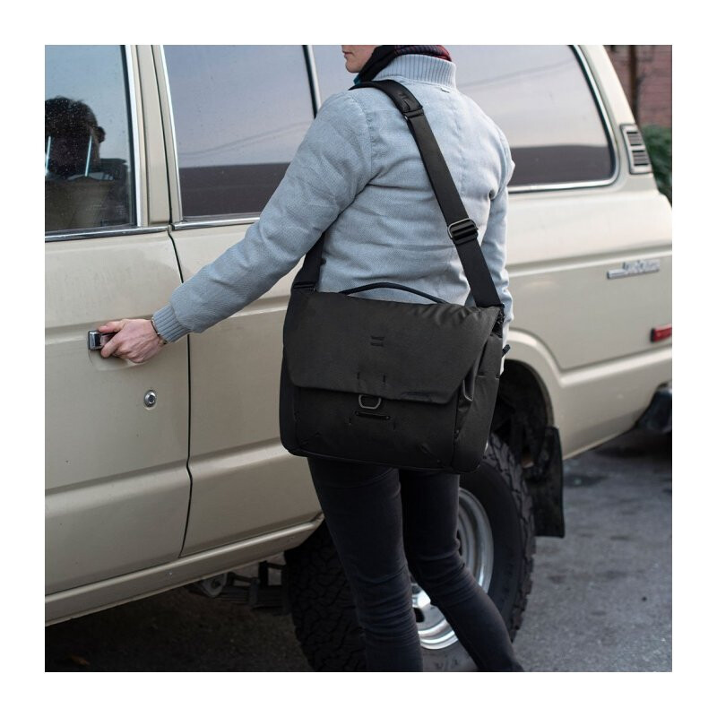 Peak Design (BEDM-13-BK-2) The Everyday Messenger 13L V2.0 Black фотосумка
