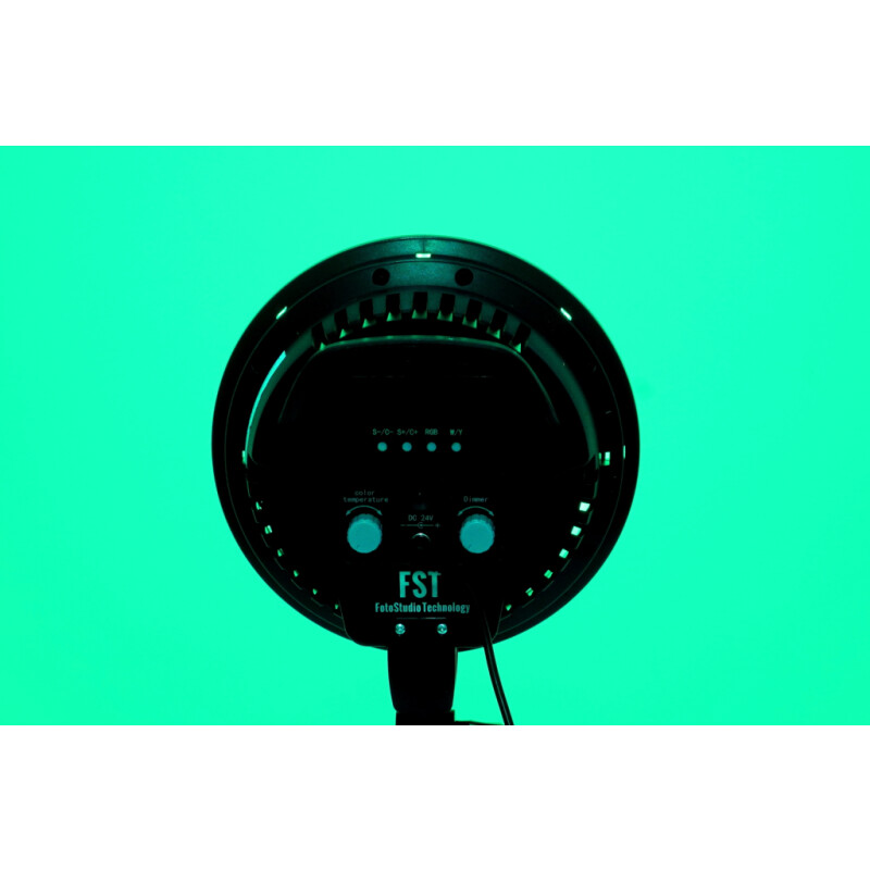 FST LED-1682RGB KIT комплект постоянного света