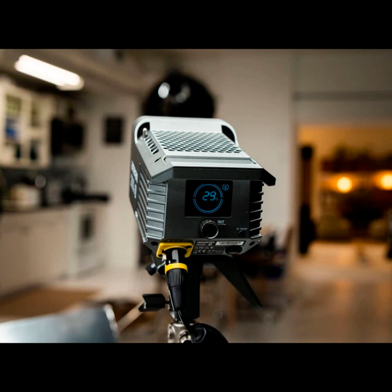 Aputure Amaran 200d S осветитель