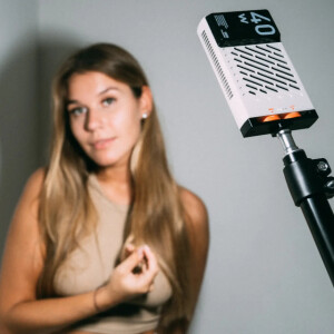 не исп! Zhiyun FIVERAY M40 осветитель белый