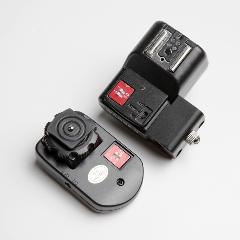 Wansen WT4-UH радиосинхронизатор с креплением для зонта