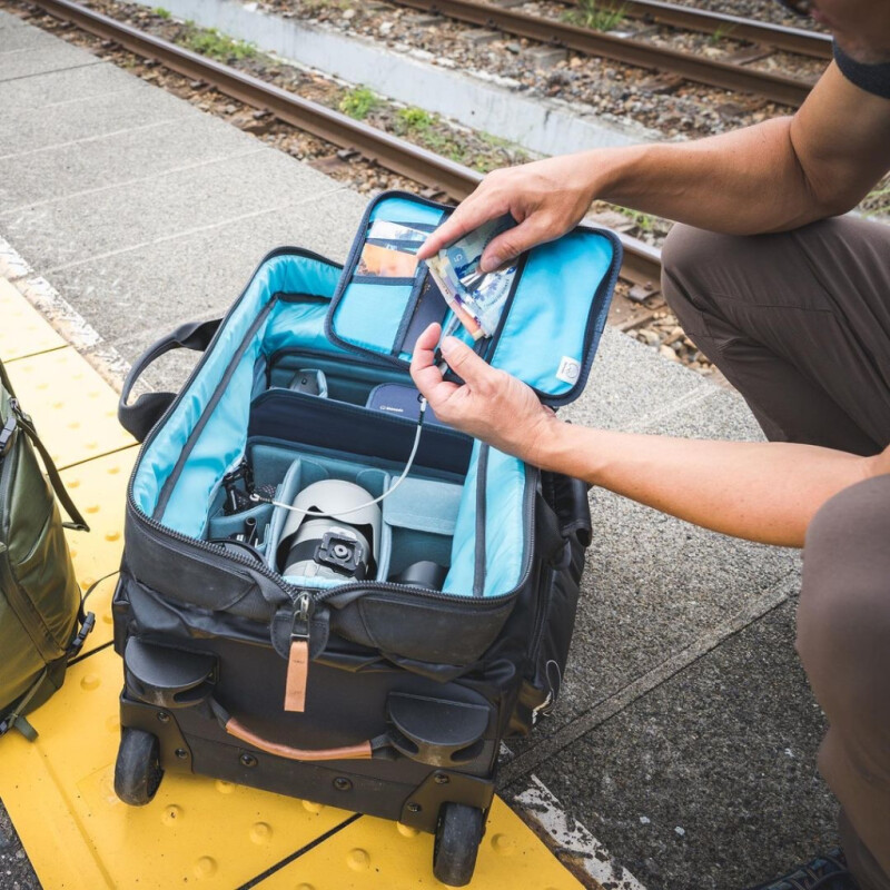 Shimoda Carry-on Roller V2 520-112 сумка на колесах индивидуальной комплектации для фототехники